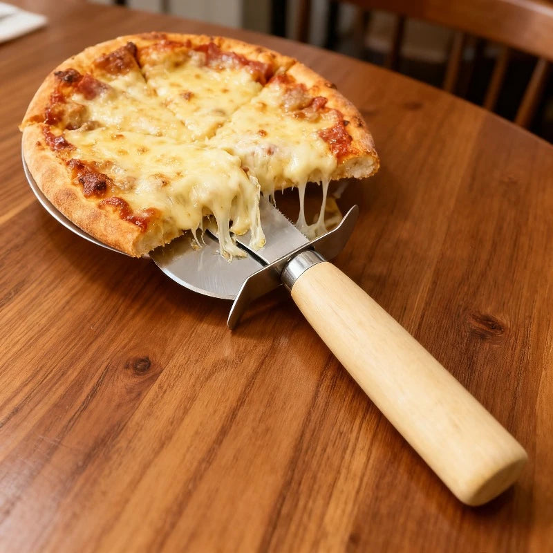 Roulette à Pizza en Acier Inoxydable – Manche en Bois, Coupe-Pâte & Trancheuse