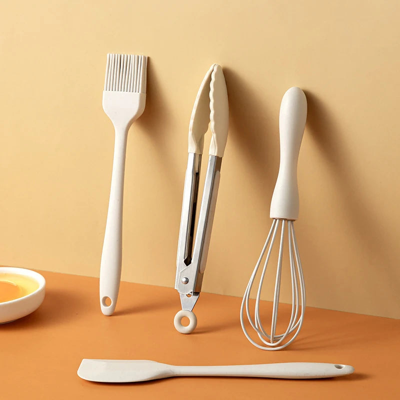 Set d'Ustensiles de Pâtisserie en Silicone – Grattoir, Pinceau, Fouet & Pince