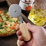 Couteau Roulette à Pizza en Acier Inoxydable – Manche en Chêne, Coupe-Tarte & Outil de Pâtisserie